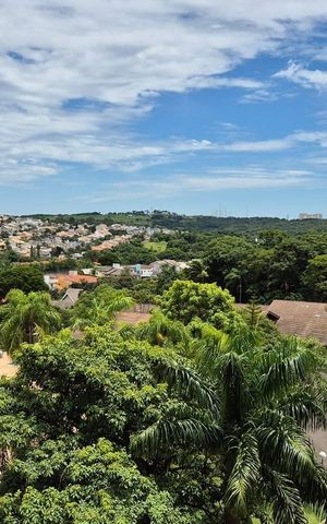 Apartamento à venda com 222m², 3 quartos e 3 vagas Apartamento à venda com 222m², 3 quartos e 3 vagasVista