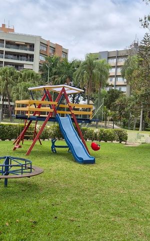 Apartamento à venda com 222m², 3 quartos e 3 vagas Apartamento à venda com 222m², 3 quartos e 3 vagasÁrea externa