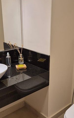 Apartamento à venda com 222m², 3 quartos e 3 vagas Apartamento à venda com 222m², 3 quartos e 3 vagasBanheiro 2