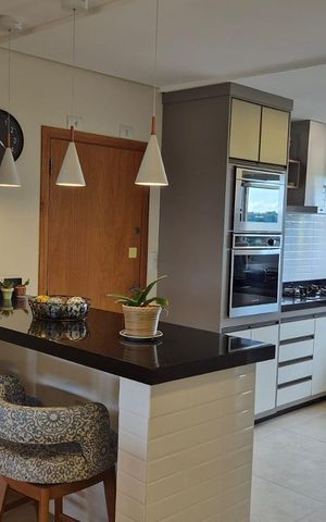 Apartamento à venda com 222m², 3 quartos e 3 vagas Apartamento à venda com 222m², 3 quartos e 3 vagasCozinha