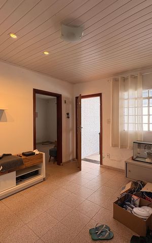 Casa à venda com 235m², 7 quartos e 6 vagas Casa à venda com 235m², 7 quartos e 6 vagasSala