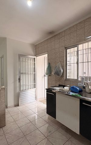 Casa à venda com 235m², 7 quartos e 6 vagas Casa à venda com 235m², 7 quartos e 6 vagasCozinha casa 2