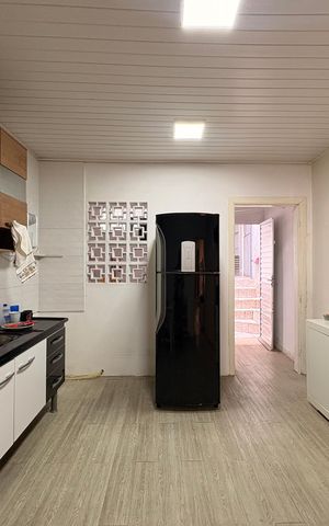 Casa à venda com 235m², 7 quartos e 6 vagas Casa à venda com 235m², 7 quartos e 6 vagasCozinha