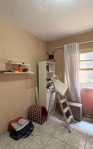 Casa à venda com 235m², 7 quartos e 6 vagas Casa à venda com 235m², 7 quartos e 6 vagasQuarto 3