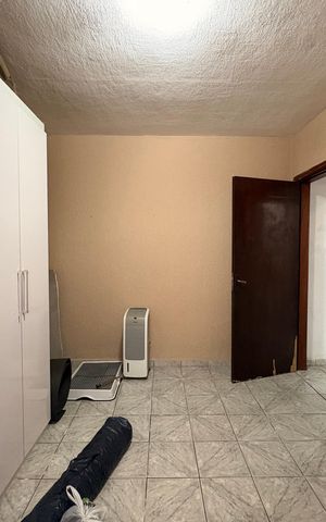 Casa à venda com 235m², 7 quartos e 6 vagas Casa à venda com 235m², 7 quartos e 6 vagasQuarto 3
