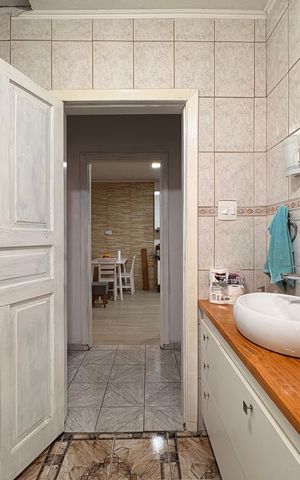 Casa à venda com 235m², 7 quartos e 6 vagas Casa à venda com 235m², 7 quartos e 6 vagasBanheiro