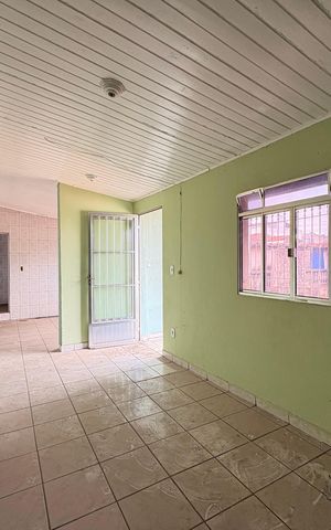 Casa à venda com 235m², 7 quartos e 6 vagas Casa à venda com 235m², 7 quartos e 6 vagasSala casa 3