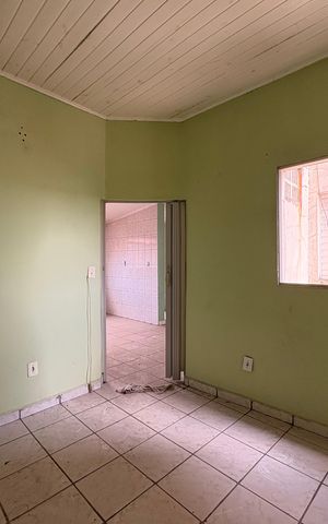 Casa à venda com 235m², 7 quartos e 6 vagas Casa à venda com 235m², 7 quartos e 6 vagasQuarto 2 casa 3