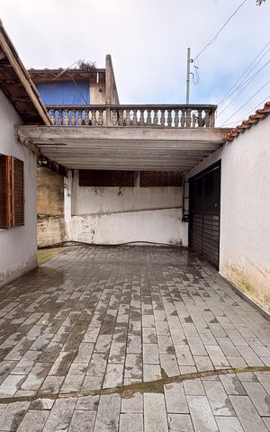 Casa à venda com 235m², 7 quartos e 6 vagas Casa à venda com 235m², 7 quartos e 6 vagasGaragem/ quintal