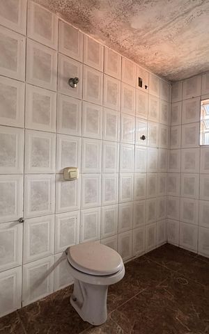 Casa à venda com 235m², 7 quartos e 6 vagas Casa à venda com 235m², 7 quartos e 6 vagasBanheiro casa 3