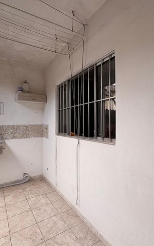 Casa à venda com 235m², 7 quartos e 6 vagas Casa à venda com 235m², 7 quartos e 6 vagasLavanderia casa 2