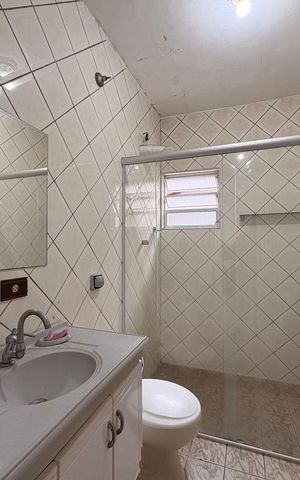 Casa à venda com 235m², 7 quartos e 6 vagas Casa à venda com 235m², 7 quartos e 6 vagasBanheiro casa 2