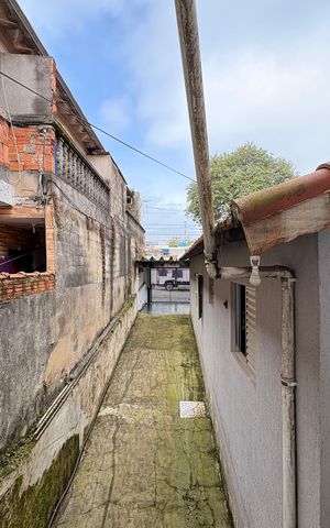 Casa à venda com 235m², 7 quartos e 6 vagas Casa à venda com 235m², 7 quartos e 6 vagasVista