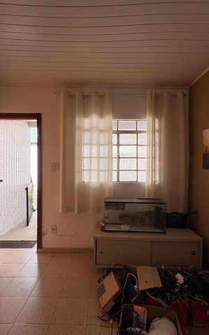 Casa à venda com 235m², 7 quartos e 6 vagas Casa à venda com 235m², 7 quartos e 6 vagasSala