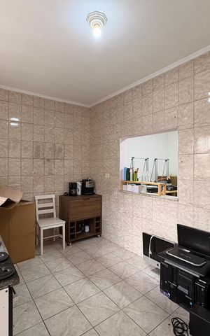 Casa à venda com 235m², 7 quartos e 6 vagas Casa à venda com 235m², 7 quartos e 6 vagasCozinha casa 2