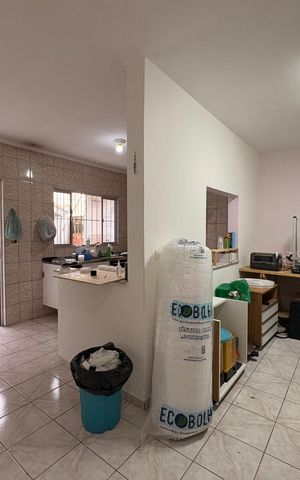 Casa à venda com 235m², 7 quartos e 6 vagas Casa à venda com 235m², 7 quartos e 6 vagasSala casa 2