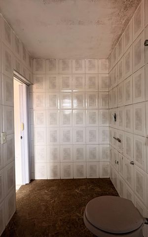 Casa à venda com 235m², 7 quartos e 6 vagas Casa à venda com 235m², 7 quartos e 6 vagasBanheiro casa 3