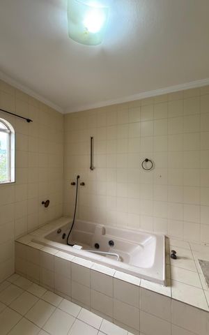 Casa à venda com 171m², 3 quartos e 1 vagaQuarto 1 - Suíte Banheiro 
