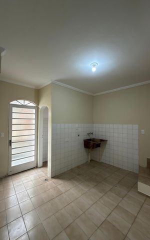 Casa à venda com 171m², 3 quartos e 1 vagaÁrea de Serviço