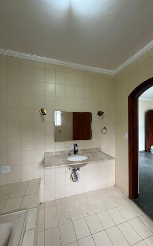 Casa à venda com 171m², 3 quartos e 1 vagaQuarto 1 - Suíte Banheiro 