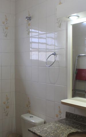 Casa à venda com 250m², 3 quartos e 2 vagasBanheiro social 