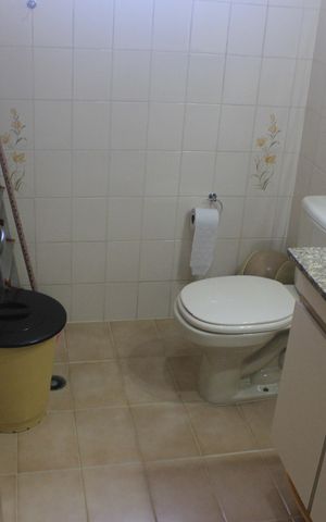 Casa à venda com 250m², 3 quartos e 2 vagasBanheiro social 
