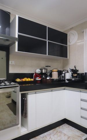 Casa à venda com 240m², 4 quartos e 2 vagasCozinha
