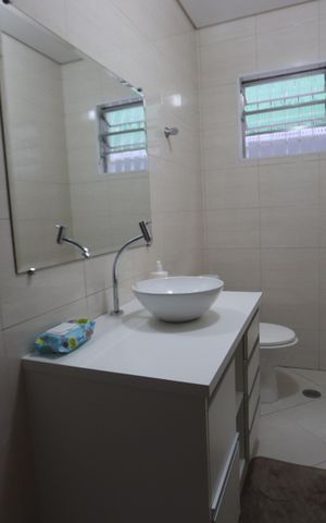 Casa à venda com 240m², 4 quartos e 2 vagasLavabo