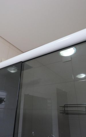 Casa à venda com 240m², 4 quartos e 2 vagasBanheiro