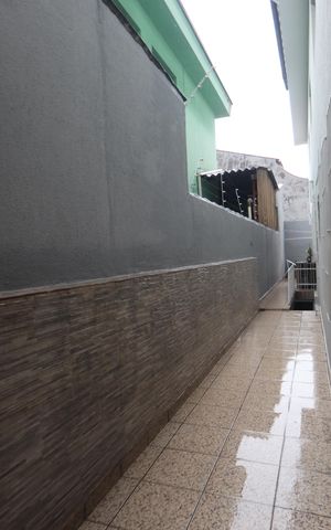 Casa à venda com 240m², 4 quartos e 2 vagasCorredor Lateral