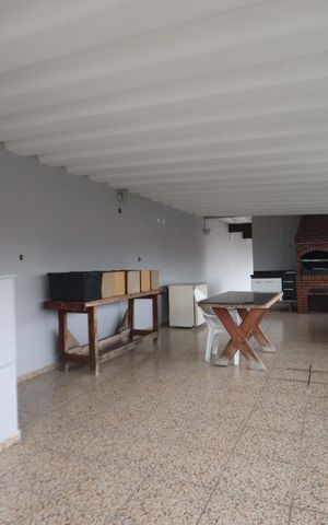 Casa à venda com 240m², 4 quartos e 2 vagasÁrea de Lazer