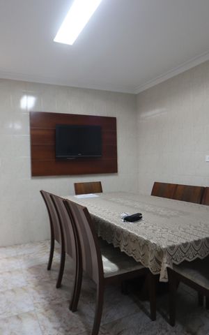 Casa à venda com 240m², 4 quartos e 2 vagasCopa