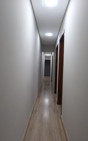 Casa à venda com 240m², 4 quartos e 2 vagasCorredor