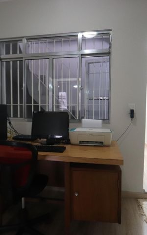 Casa à venda com 240m², 4 quartos e 2 vagasEscritório
