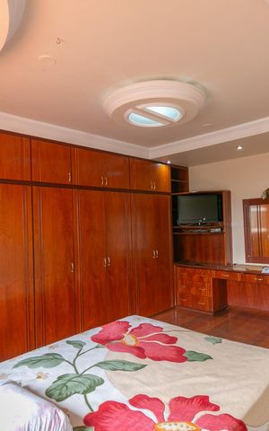 Casa à venda com 500m², 5 quartos e 5 vagas