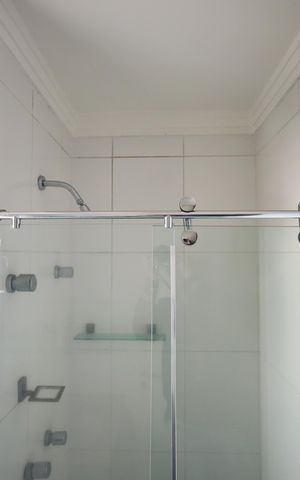 Apartamento à venda com 87m², 2 quartos e 2 vagasBanheiro da Suíte 1