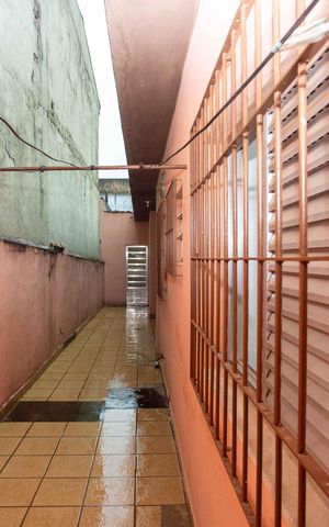 Casa à venda com 106m², 4 quartos e 2 vagasCorredor