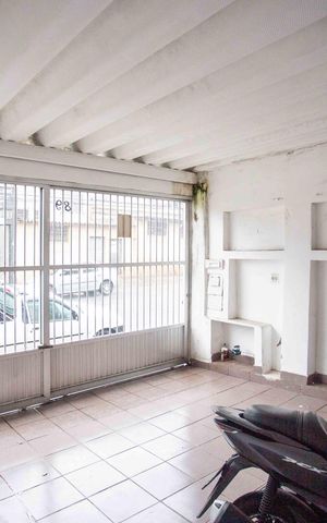 Casa à venda com 106m², 4 quartos e 2 vagasGaragem