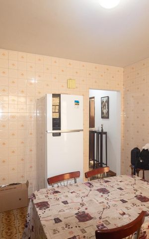 Casa para alugar com 200m², 3 quartos e 3 vagas Casa para alugar com 200m², 3 quartos e 3 vagasCozinha e Área de Serviço