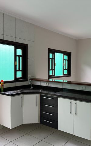 Casa para alugar com 110m², 3 quartos e 2 vagas Casa para alugar com 110m², 3 quartos e 2 vagasCozinha