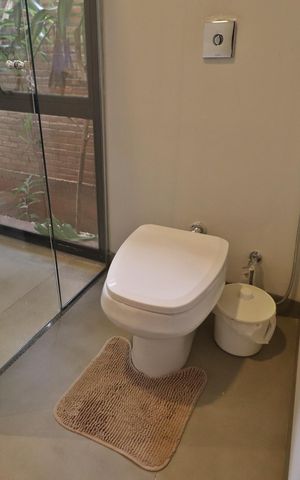 Casa para alugar com 300m², 3 quartos e 4 vagasBanheiro do Quarto 1