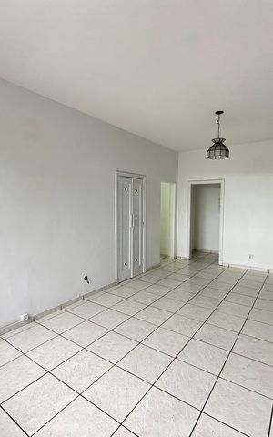Apartamento para alugar com 100m², 2 quartos e sem vagaSala