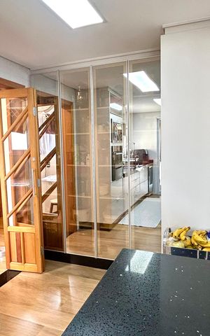 Apartamento à venda com 114m², 3 quartos e 2 vagas Apartamento à venda com 114m², 3 quartos e 2 vagasCozinha