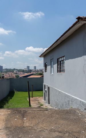 Casa para alugar com 250m², 3 quartos e 4 vagasQuintal