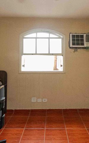 Casa à venda com 250m², 5 quartos e 5 vagas
