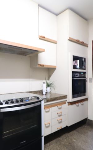 Casa para alugar com 673m², 4 quartos e 6 vagasCozinha