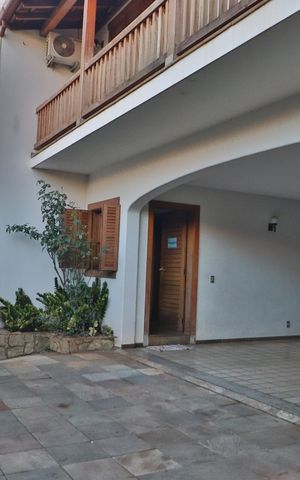 Casa para alugar com 673m², 4 quartos e 6 vagasGaragens