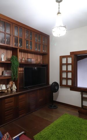 Casa para alugar com 673m², 4 quartos e 6 vagasSala de TV