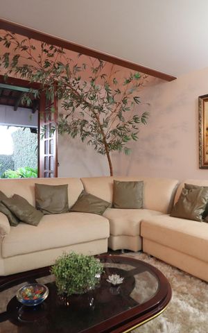 Casa para alugar com 673m², 4 quartos e 6 vagasSala 