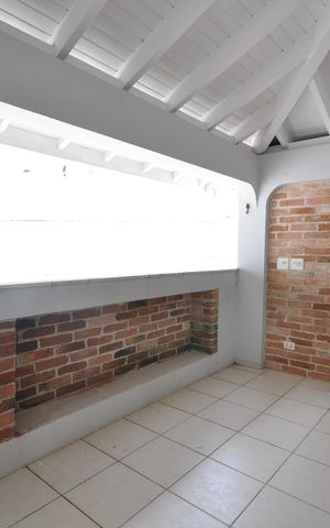 Casa à venda com 2198m², 4 quartos e 10 vagasVaranda da Sala de Estar